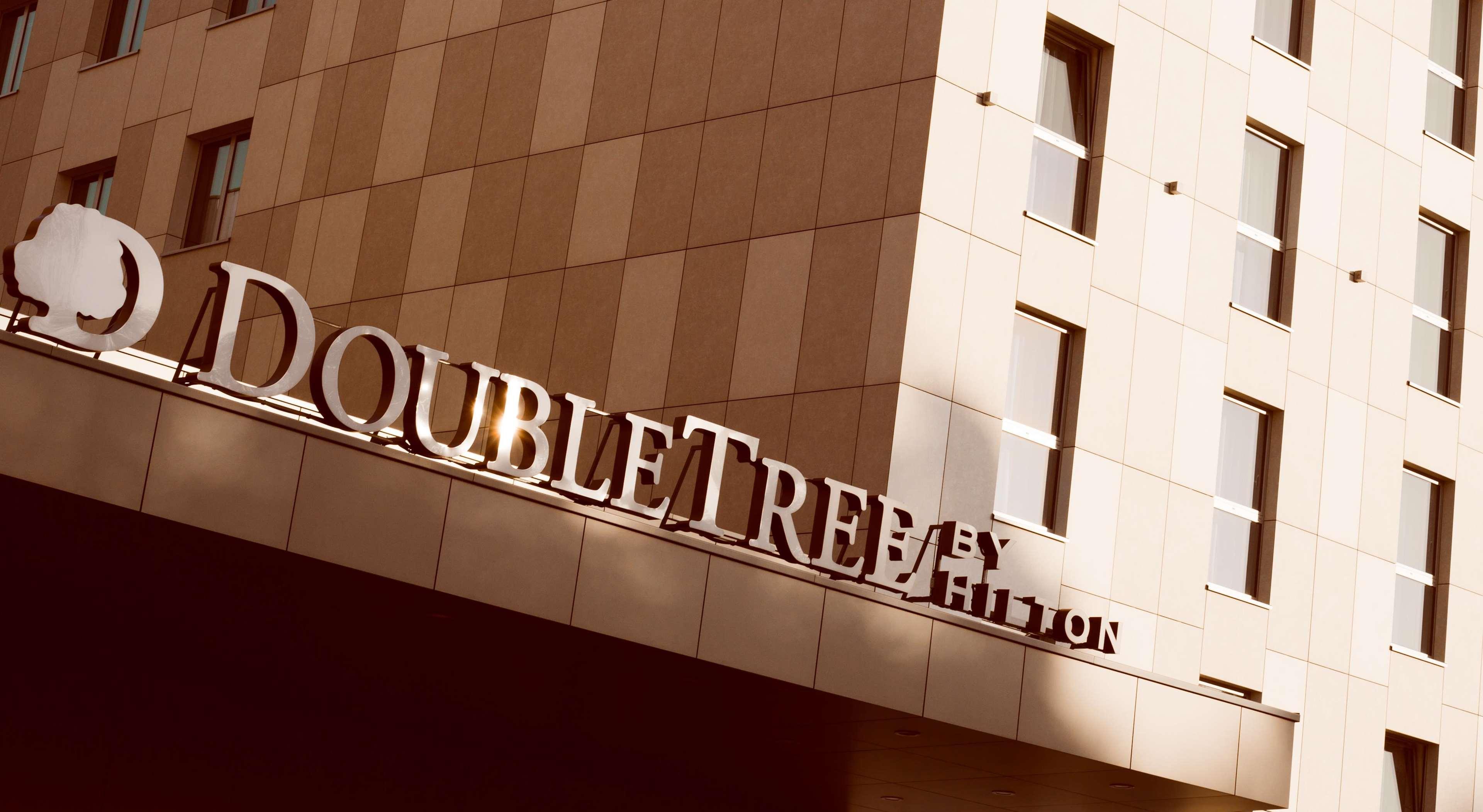 Doubletree By Hilton Krakow Hotel & Convention Center Bagian luar foto