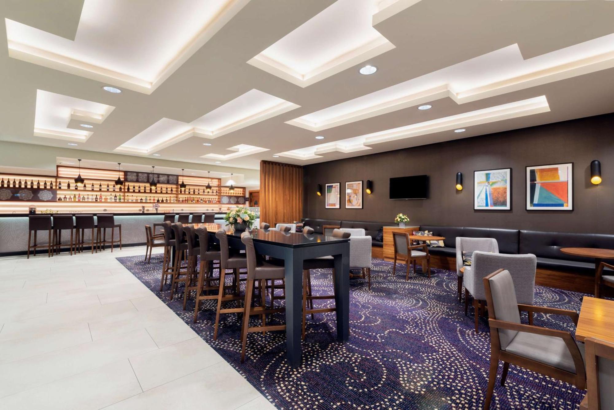 Doubletree By Hilton Krakow Hotel & Convention Center Bagian luar foto